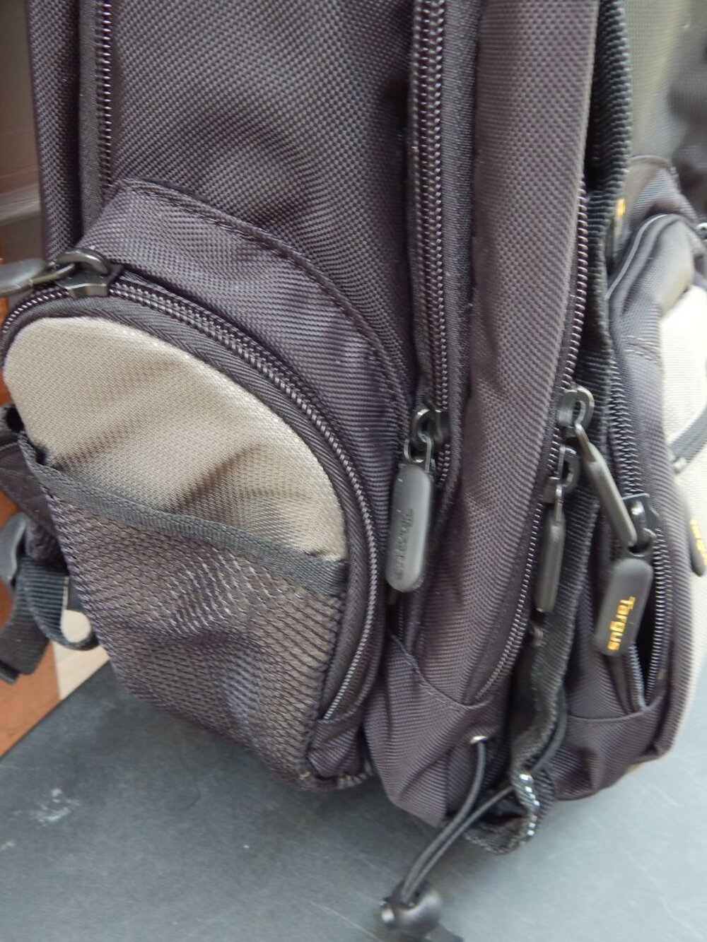 Targus Laptop Backpack Black Commuter College School Travel 17x13x6 - Picture 3 of 8